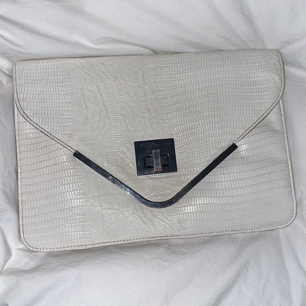 BCBG ENVELOPE CLUTCH